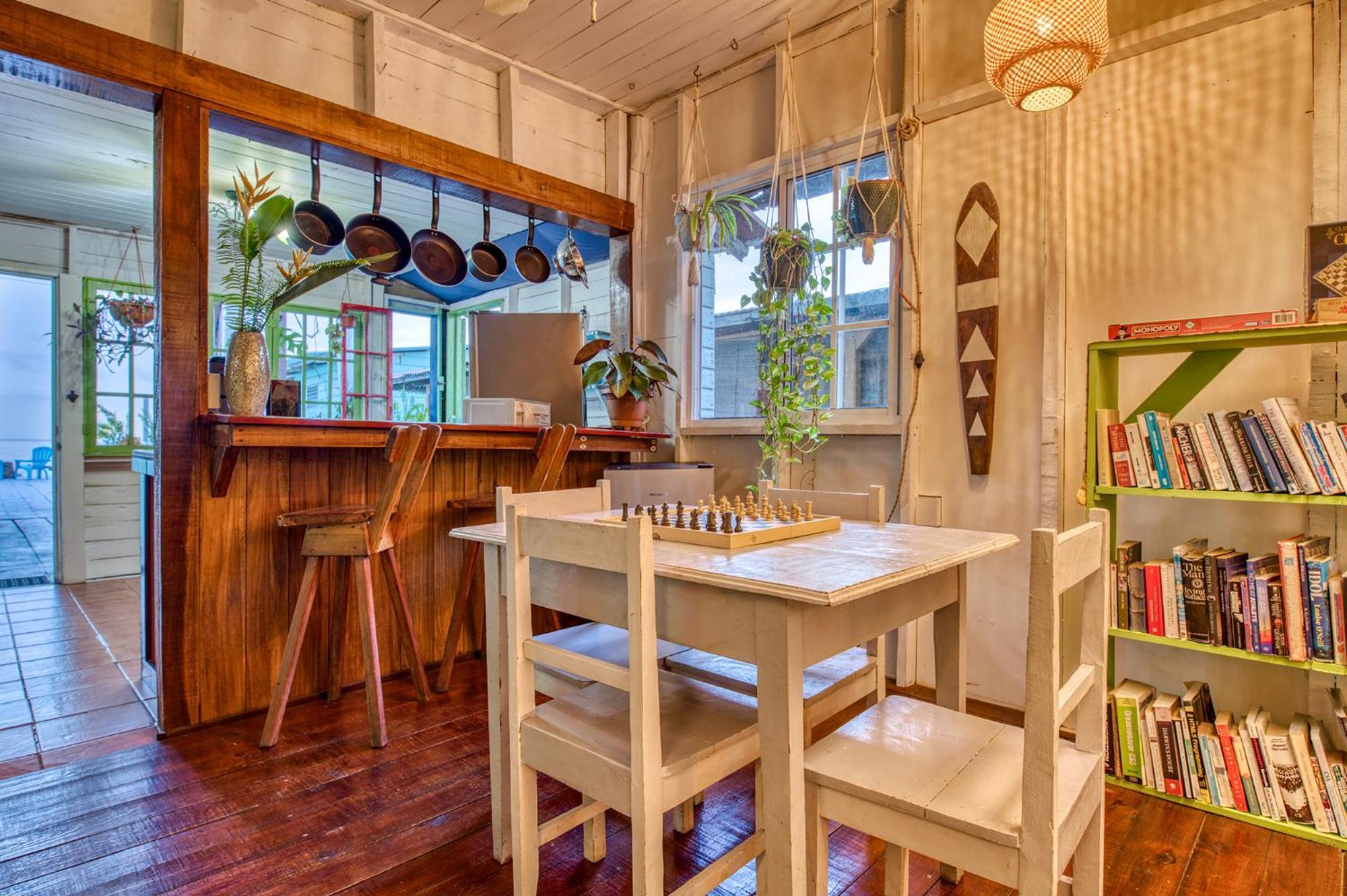 Saigon Bay Bed & Breakfast Бокас-дель-Торо Экстерьер фото