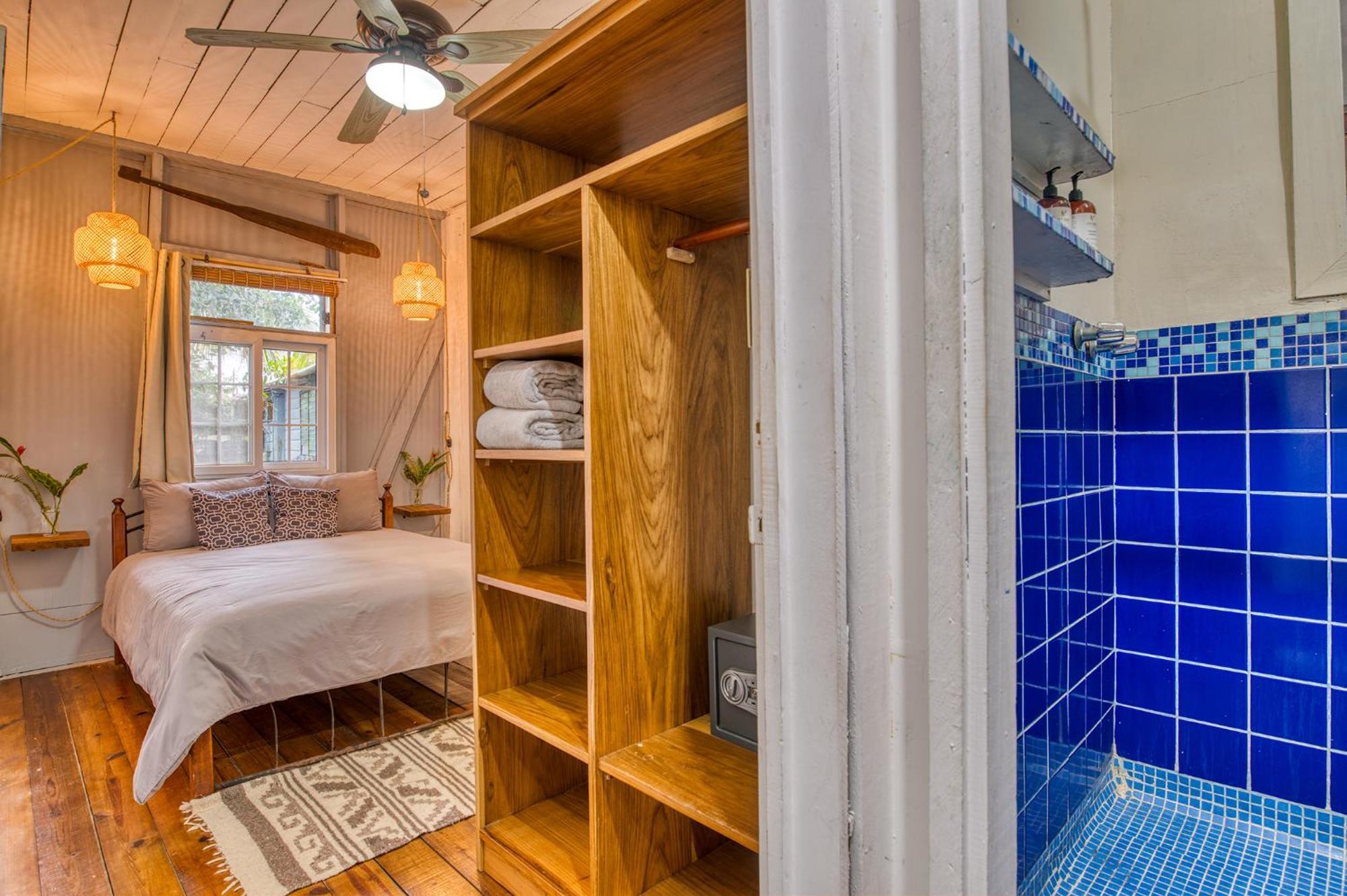 Saigon Bay Bed & Breakfast Бокас-дель-Торо Экстерьер фото